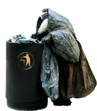 Rag and Bone, by Laura Ford, bronze, London, 2007. Photo: Matthew Blaney, courtesy of the artist and Houldsworth