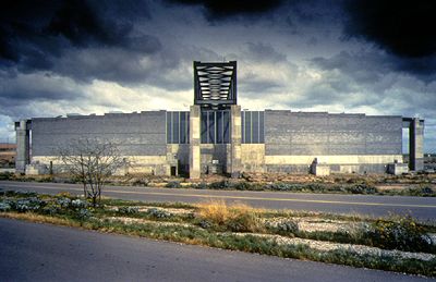 Solid Waste Management Facility, East Elevation,  Michael Singer and Linnea Glatt, 1989 - 1993, Phoenix, Arizona. Photo: David Stansbury