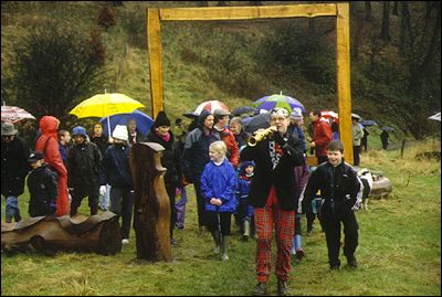 Link to larger image: In the Picture - launch event, Richard Caink, 1997 Irwell Sculpture Trail, Chatterton, Lancs Photo: Dave Clark/Folly Pictures