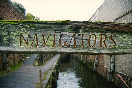 Navigators, Andrew Whittle (poem Tony Charles), 1996 River Parrett Trail, Bridgwater, Somerset. Photo: Peter Milner