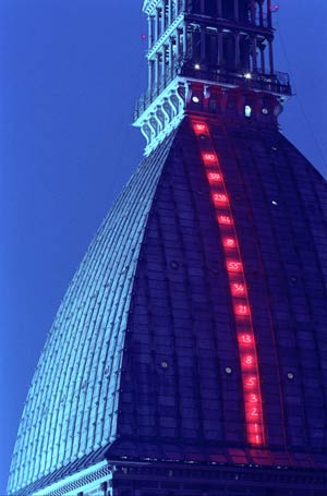 ’Il volo dei numeri’ (Flight of Numbers), Neon, by Mario Merz, 2002. Mole Antonelliana, Turin (Luci d’Artista). Photo: Bruna Biamino