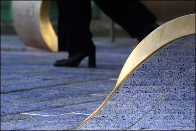 Blue Carpet (detail of bench) Thomas Heatherwick Studio, 2001.  Newcastle upon Tyne.  Photo: Mark Pinder.